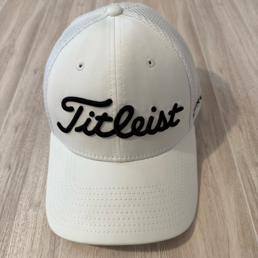 Titleist Pro V1 FootJoy FJ Stretch Fit Mesh Golf Hat Cap White M/L